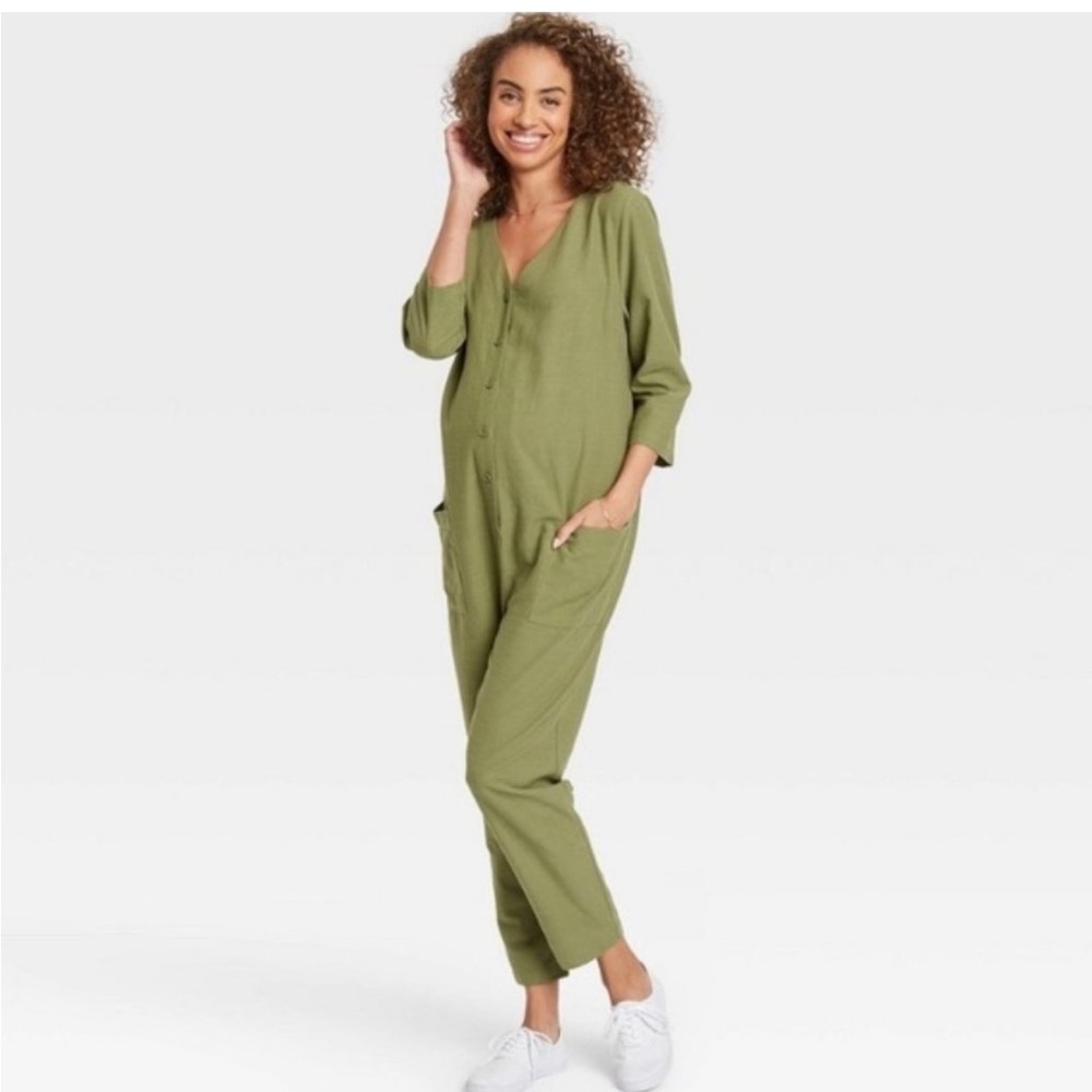 Cutest Green maternity romper from Hatch. Small.